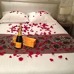 ホテル モンソー ワグラム パリ