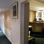 モンソー ワグラム ホテル 4*