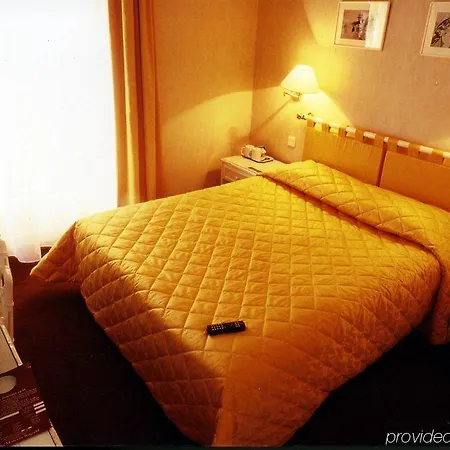 Hotel Monceau Wagram 4*