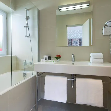 Ξενοδοχείο Monceau Wagram 4*