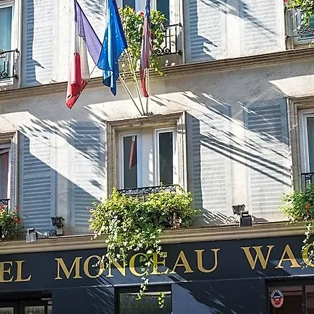 مونسو فغرام باريس