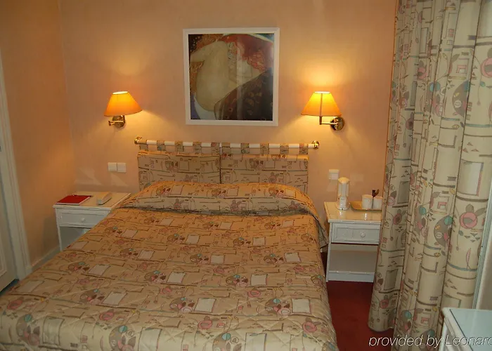 蒙斯伍瓦格兰酒店 4* 巴黎