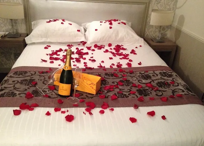 Отель Monceau Wagram Париж