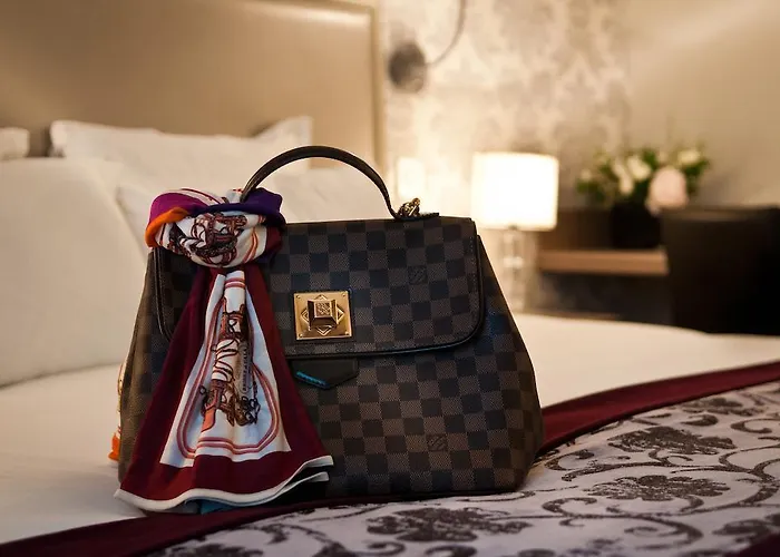 Отель Monceau Wagram