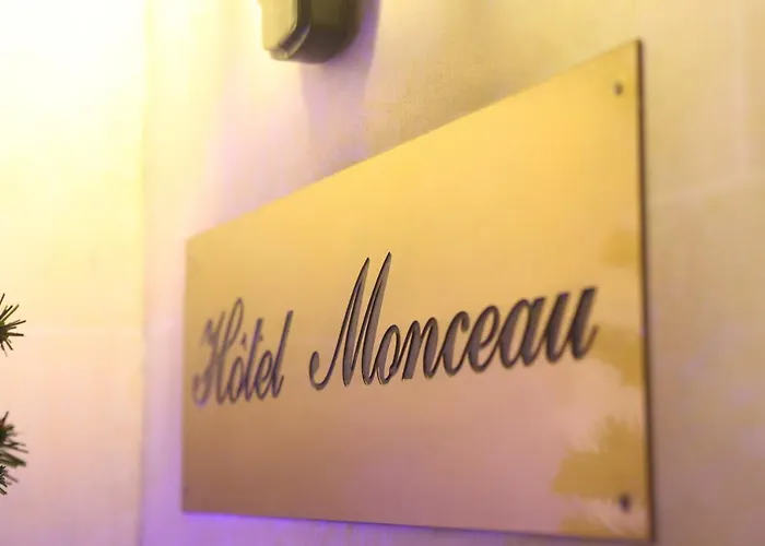 Отель Monceau Wagram 4*