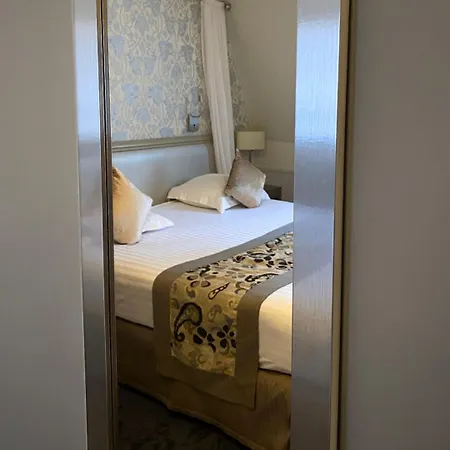 Hotel Monceau Wagram 4*