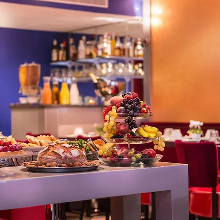 Hotel Monceau Wagram 4*