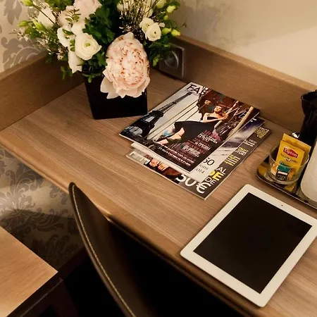 蒙斯伍瓦格兰酒店 4*